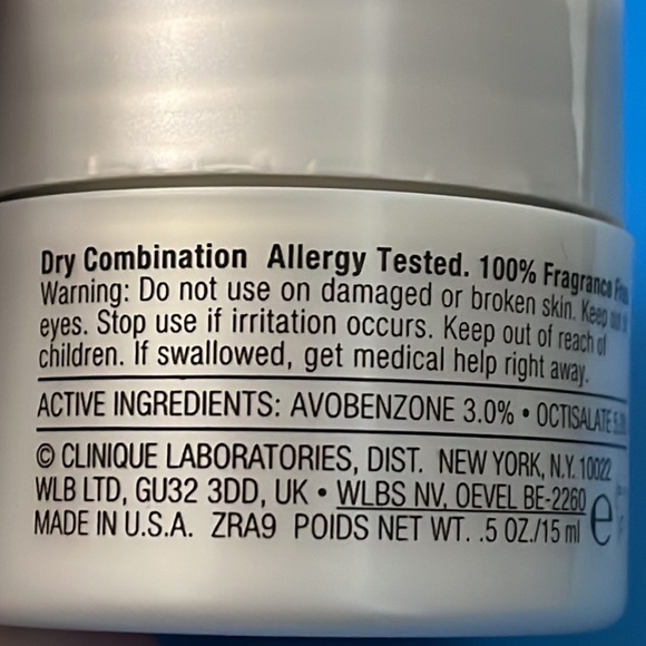 Clinique smart broad spectrum SPF 15 .5oz/15ml🌸 dry combination NEW - Picture 2 of 6
